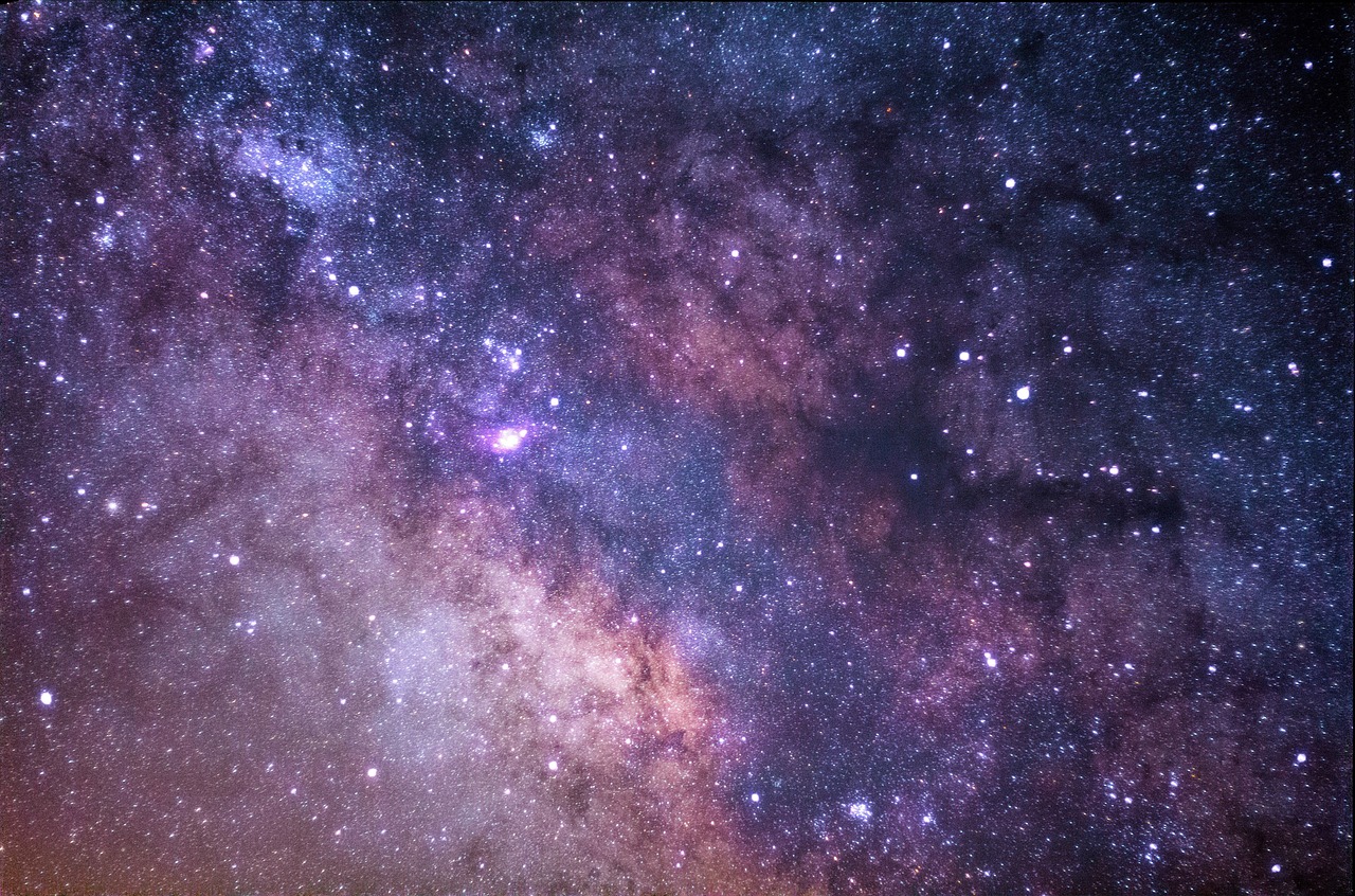 ものすごい低い確率の中から選ばれて生まれた命を連想させる宇宙の銀河